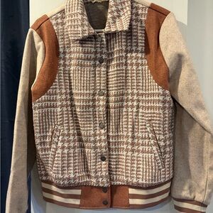 MYSTREE Brown and Cream Knit Sweater